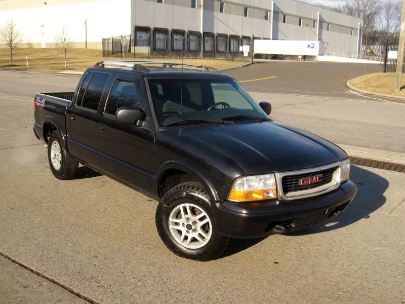 Used 2002 GMC Sonoma SLS w/ ZR5 Appearance Pkg image 2
