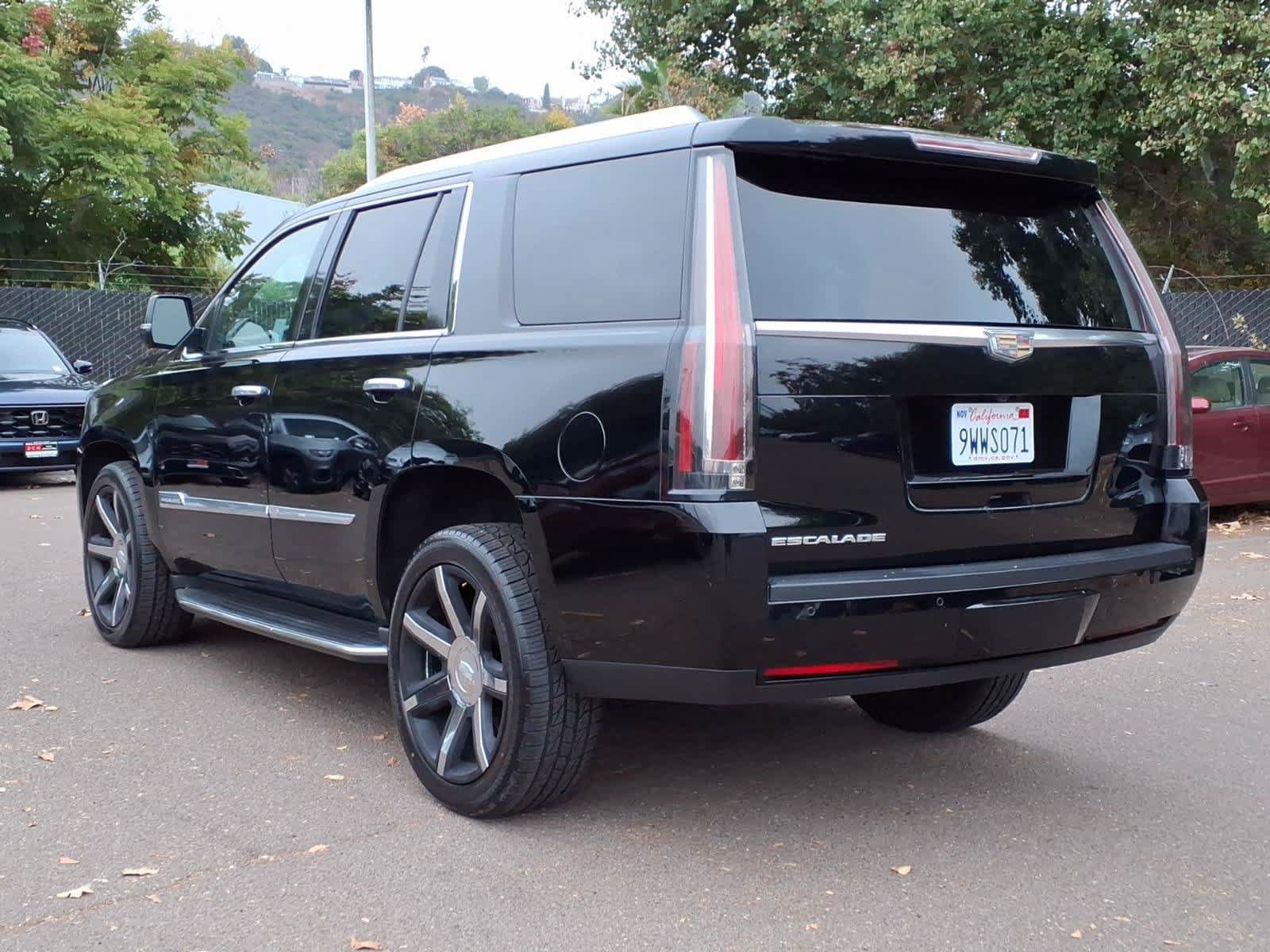Used 2016 Cadillac Escalade Luxury AWD/4WD image 7