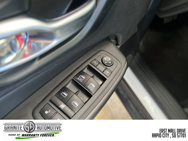 Used 2022 Jeep Cherokee Trailhawk w/ Trailer Tow Group AWD/4WD image 12