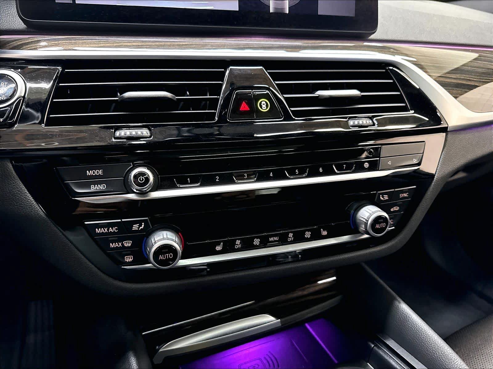 Used 2023 BMW 530i w/ Premium Package RWD image 34