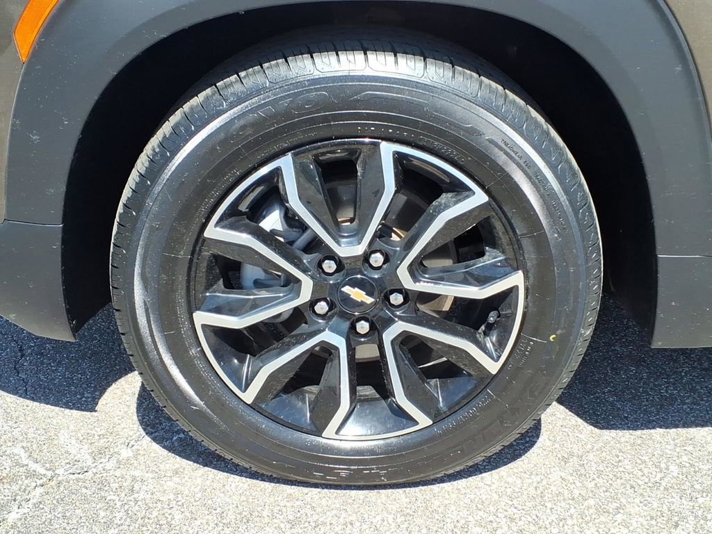 Certified 2022 Chevrolet TrailBlazer ACTIV w/ Sun and Liftgate Package FWD image 11