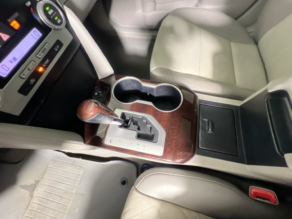 Used 2012 Toyota Camry XLE FWD image 22