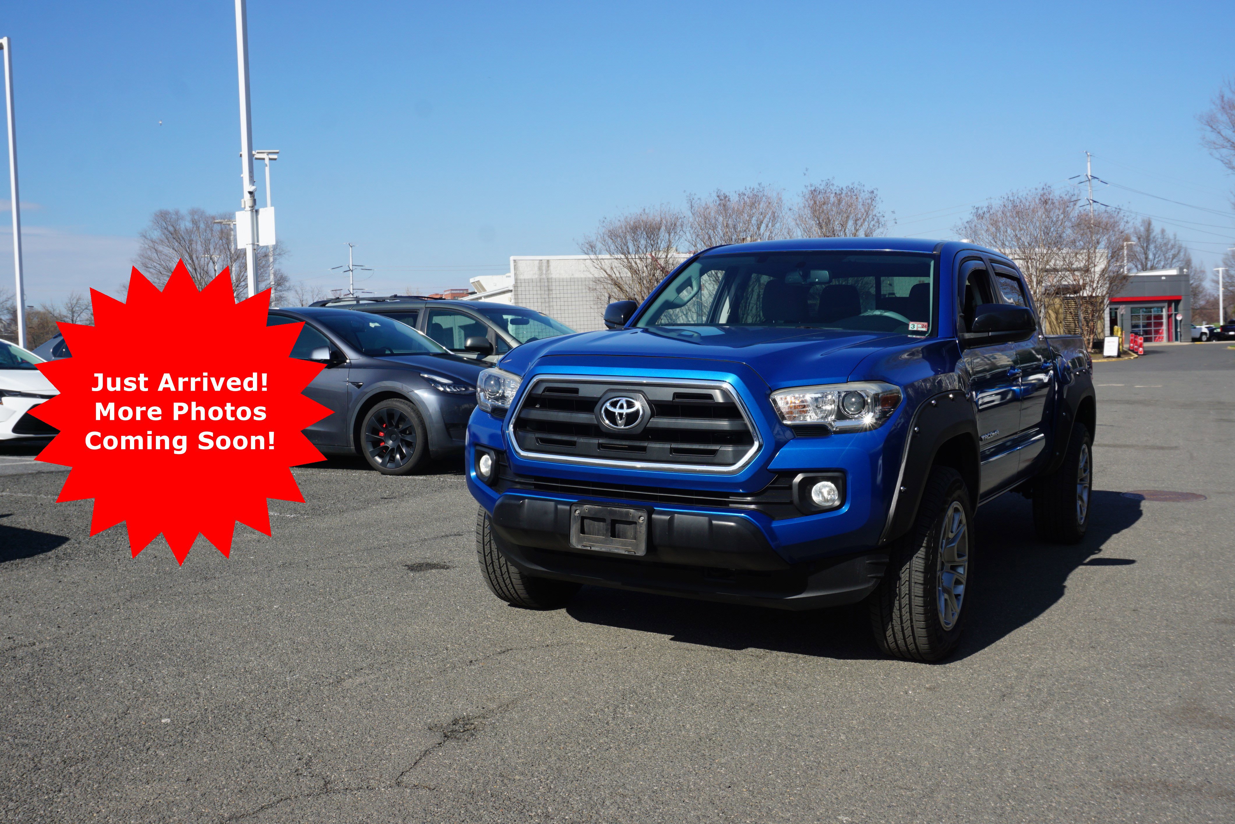 Used 2017 Toyota Tacoma SR5 w/ Tow Package image 1