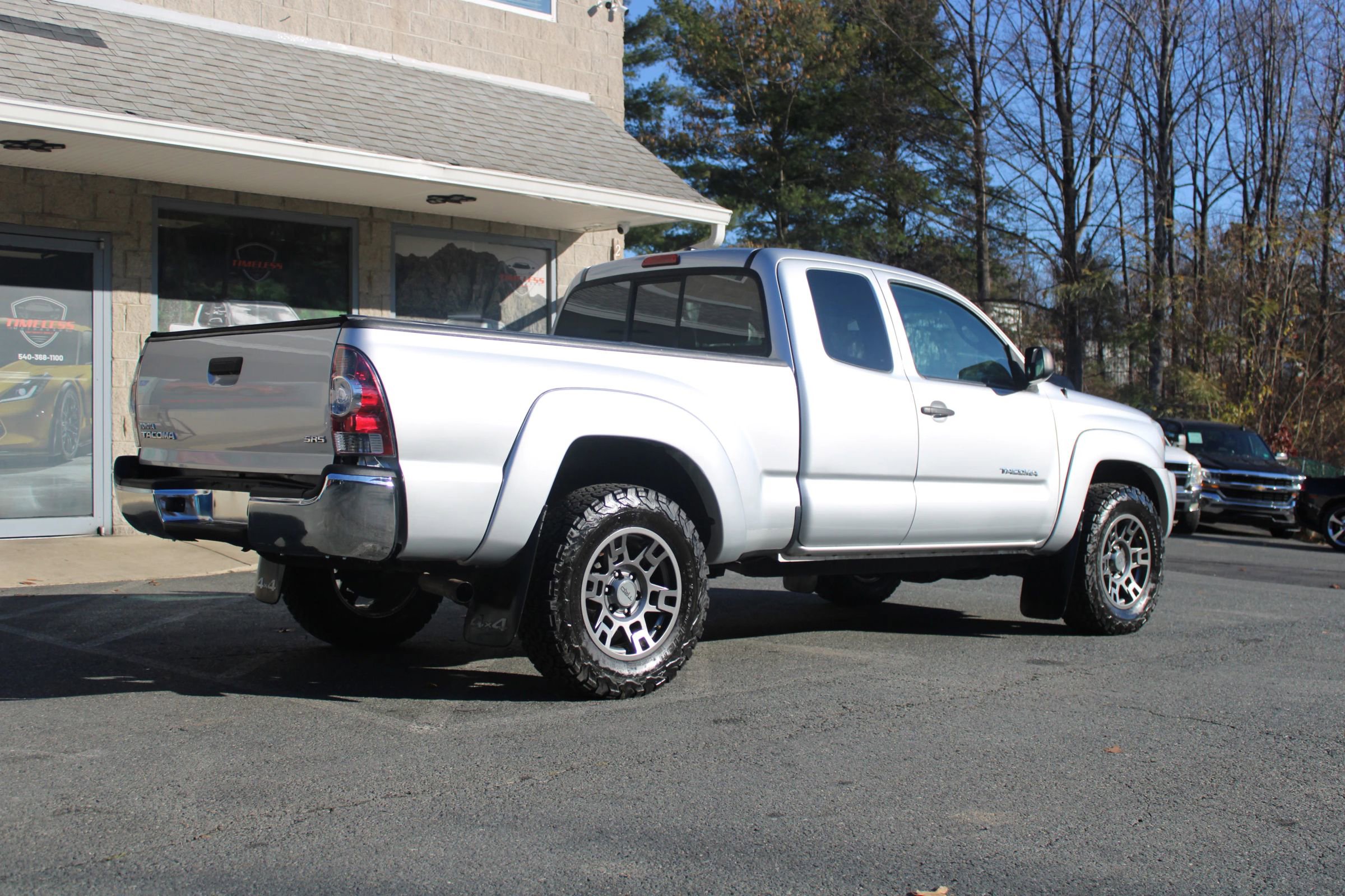 Used 2011 Toyota Tacoma 4x4 Access Cab w/ SR5 Pkg #2 image 4