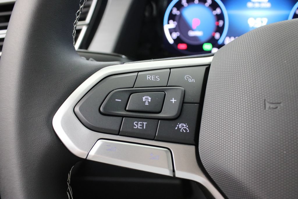 New 2026 Volkswagen Atlas Cross Sport SE FWD image 24