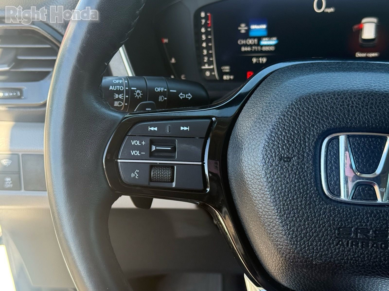 Used 2023 Honda Pilot Elite image 17