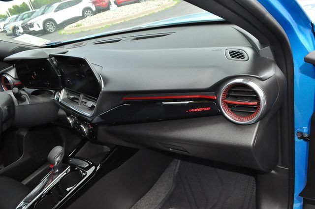 Used 2025 Chevrolet Trax RS w/ Driver Confidence Package FWD image 20