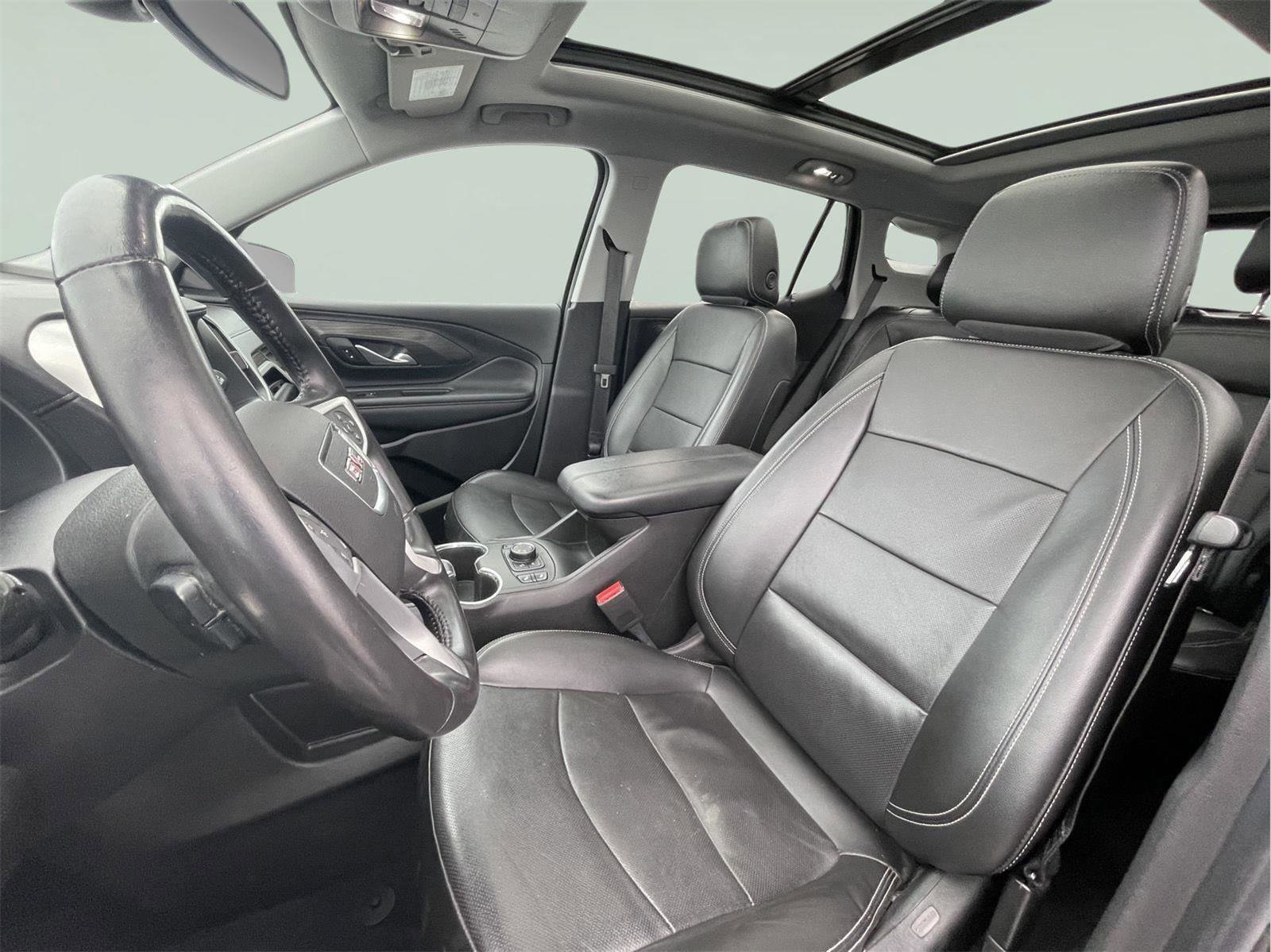 Used 2022 GMC Terrain SLT image 14