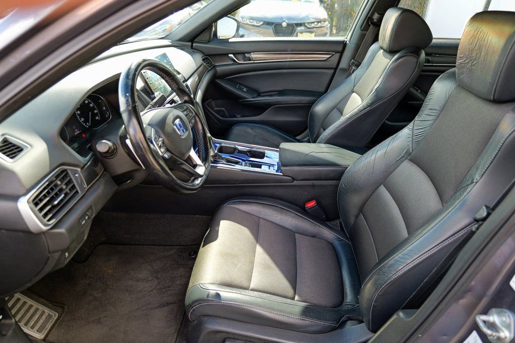 Used 2018 Honda Accord Sport image 19