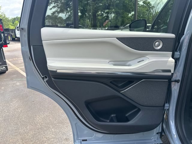 New 2026 Lincoln Navigator Reserve AWD/4WD image 21