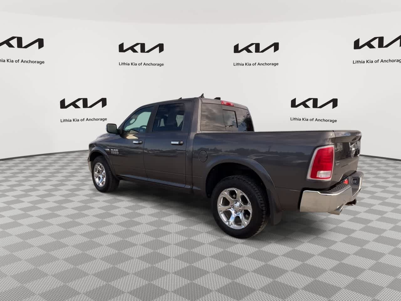 Used 2016 RAM 1500 Laramie w/ Convenience Group AWD/4WD image 6
