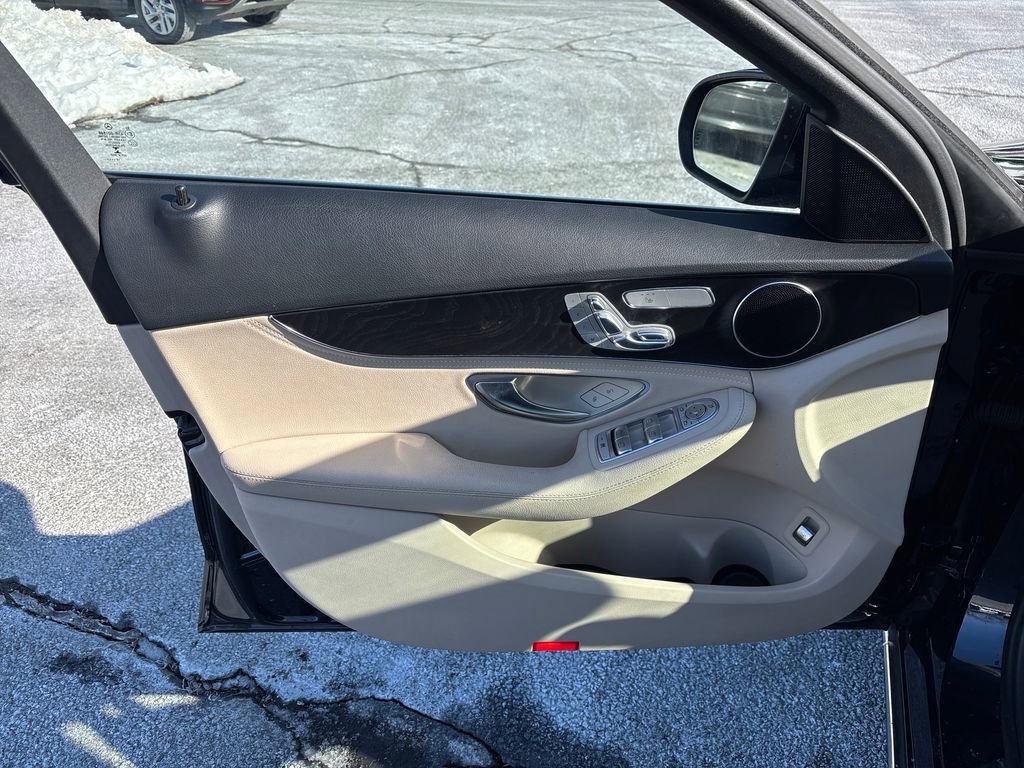Used 2016 Mercedes-Benz C 300 4MATIC Sedan image 14