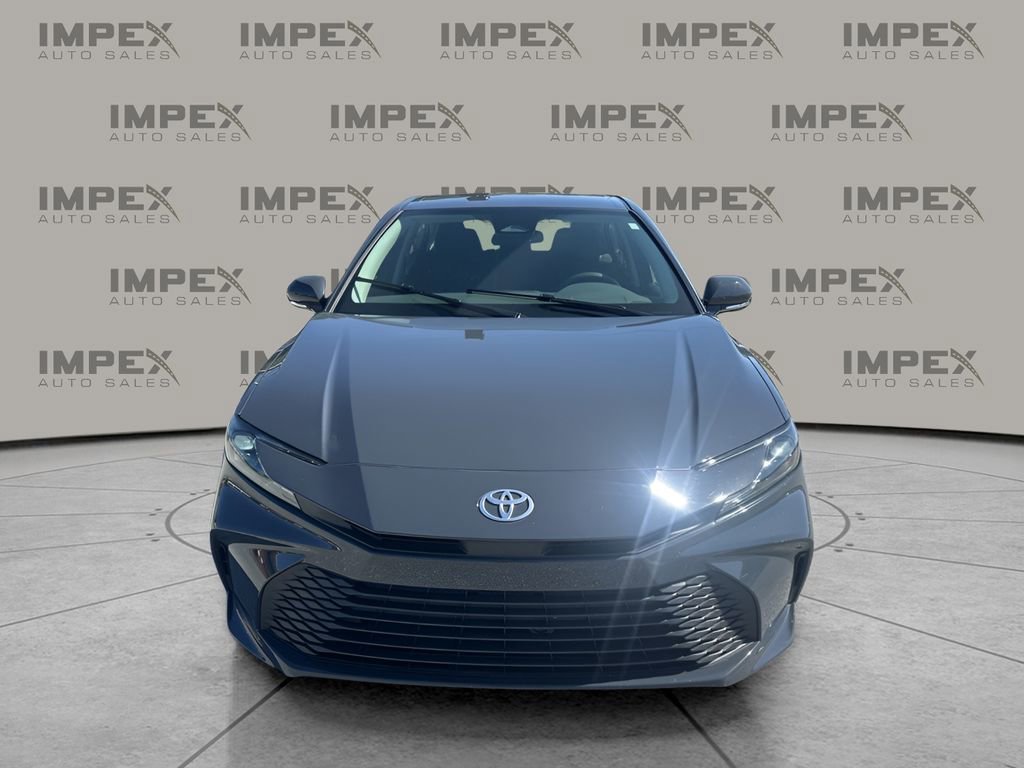Used 2025 Toyota Camry LE image 8
