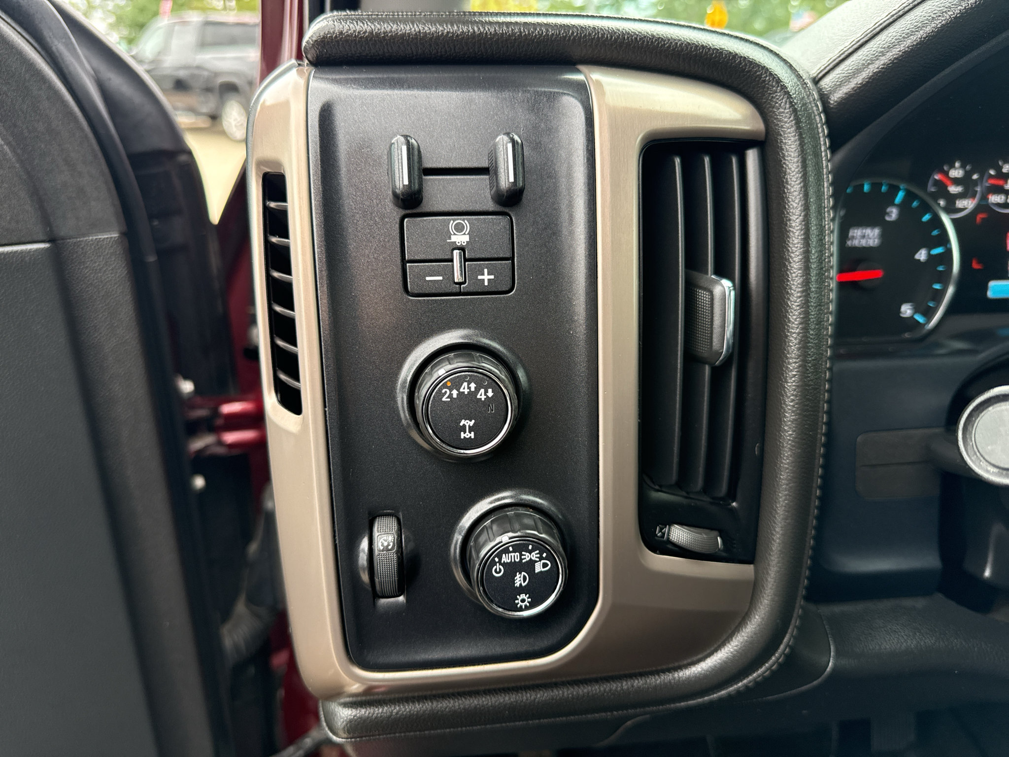 Used 2017 GMC Sierra 3500 Denali w/ Duramax Plus Package AWD/4WD image 18