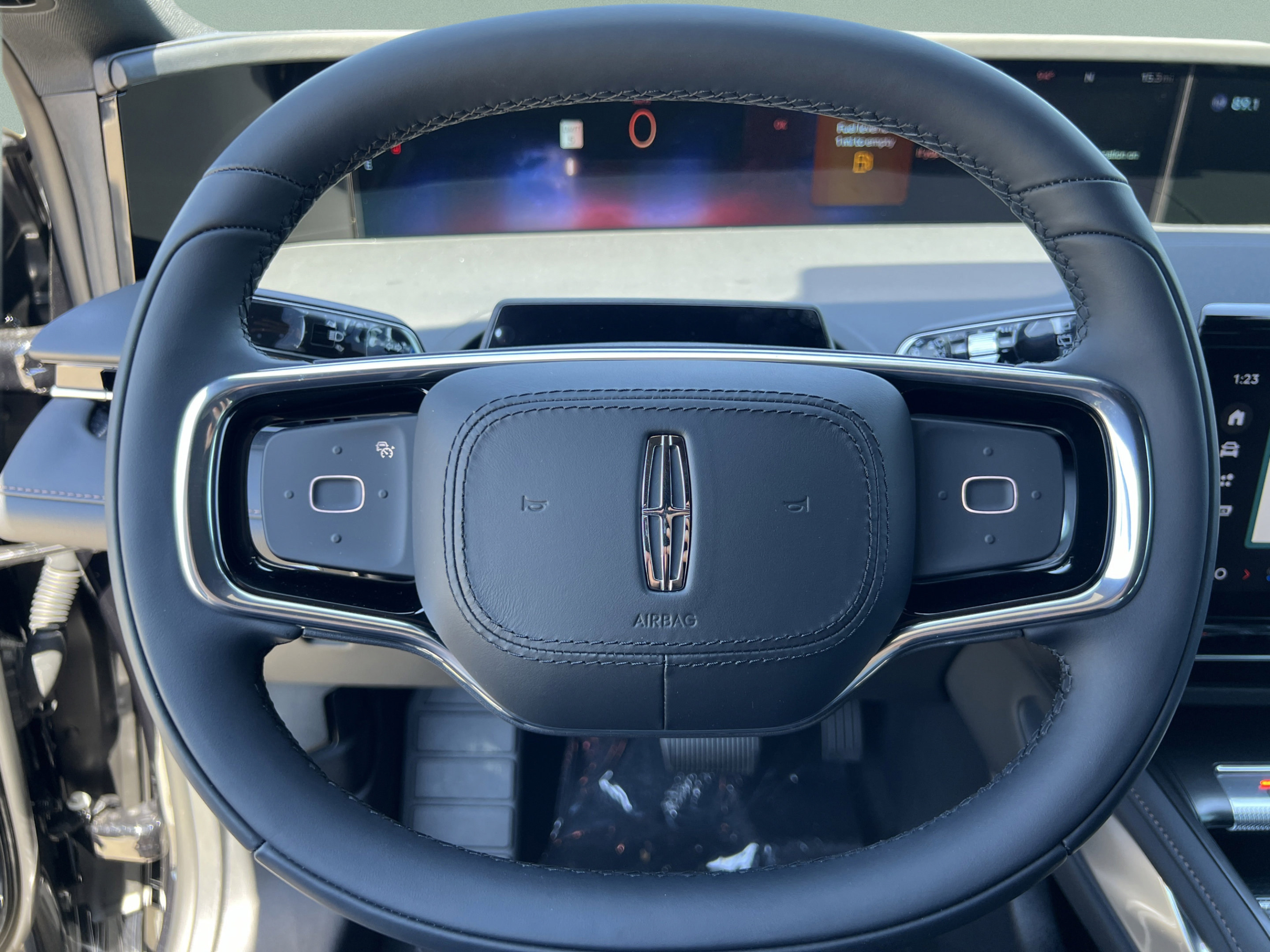 New 2025 Lincoln Nautilus Premier w/ Equipment Group 102A AWD/4WD image 12