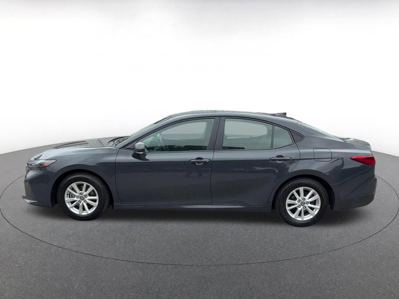 Used 2025 Toyota Camry LE FWD image 8