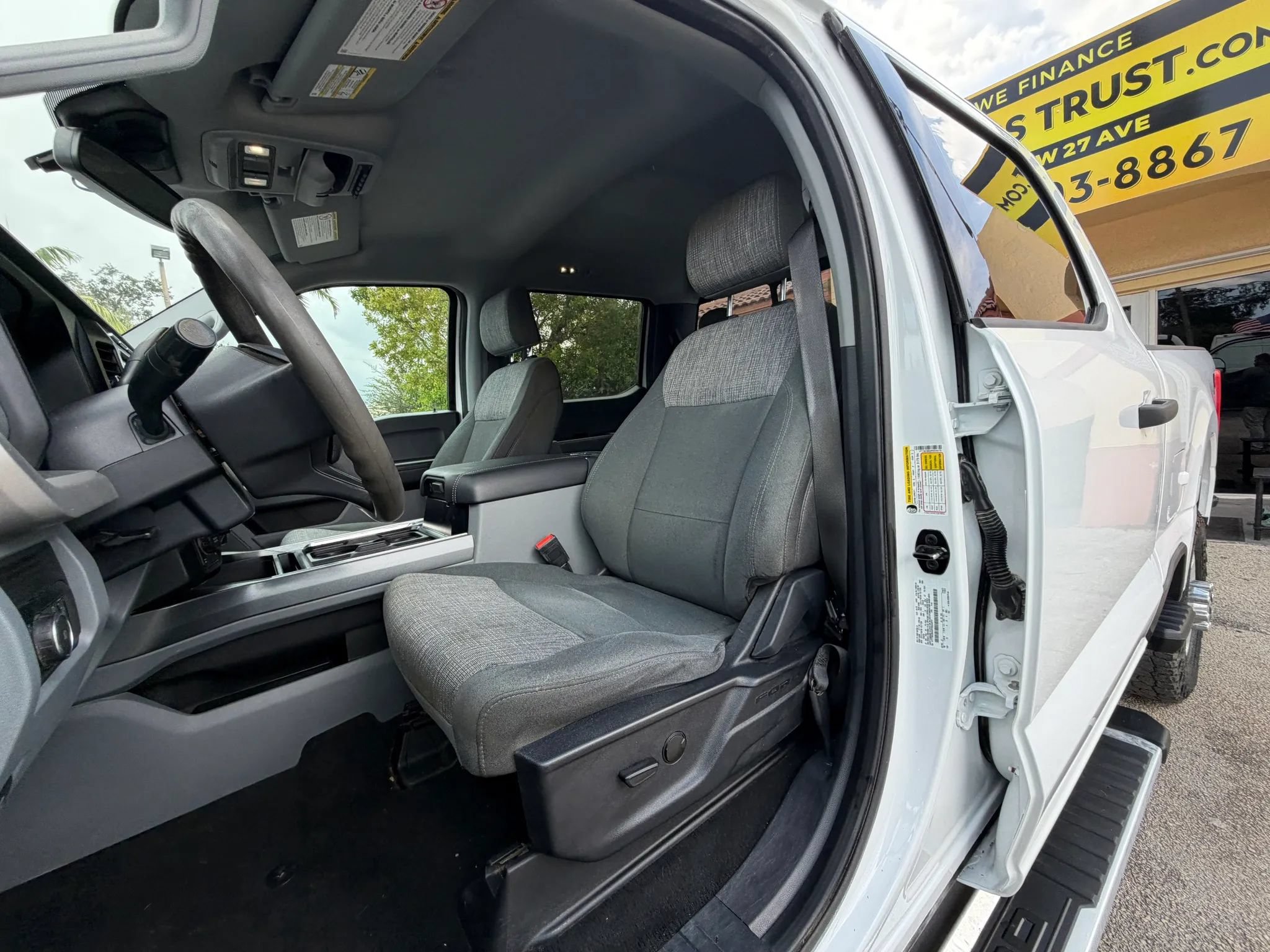 Used 2023 Ford F250 XLT w/ FX4 Off-Road Package AWD/4WD image 15