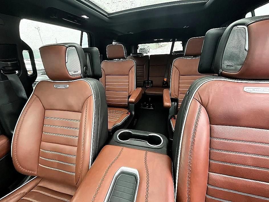 Used 2023 GMC Yukon Denali Ultimate AWD/4WD image 37