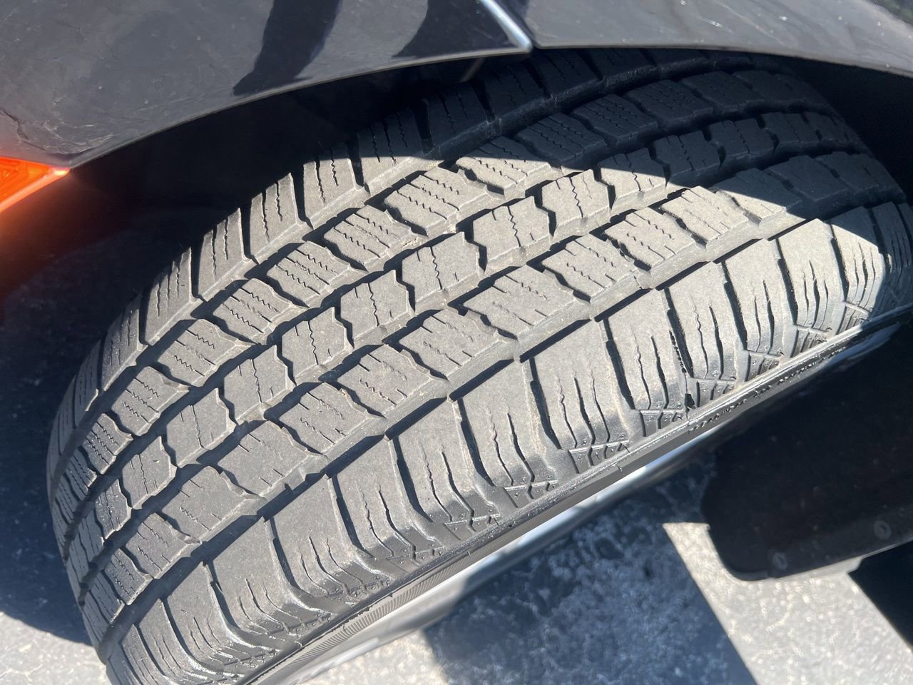 Used 2024 Chrysler Pacifica Touring-L image 11