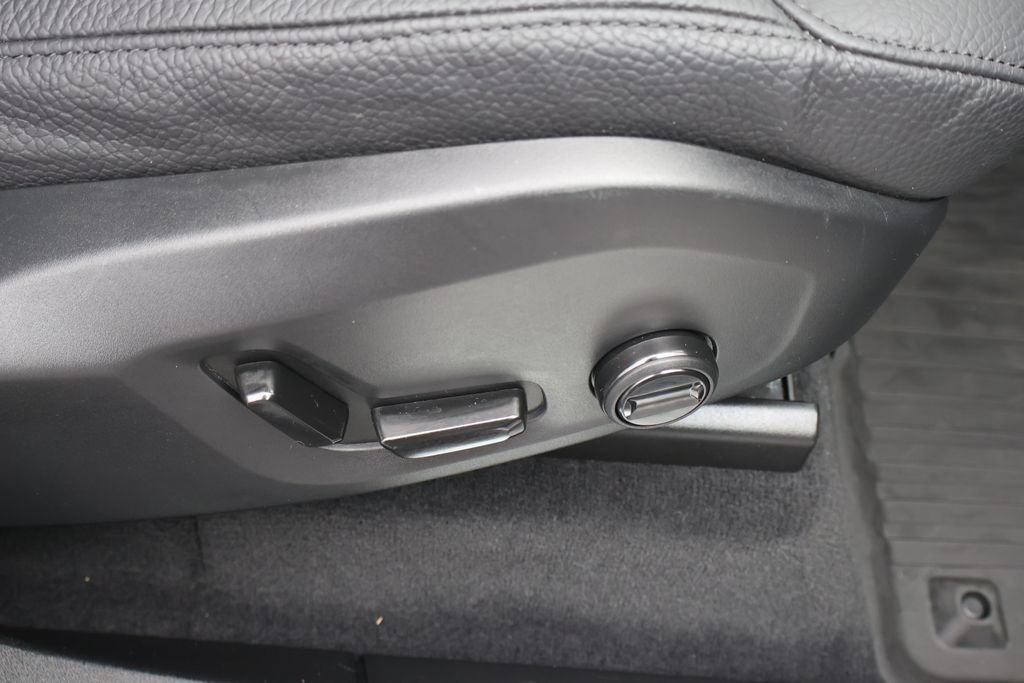Used 2024 Volvo XC90 B6 Plus w/ Protection Package Premier image 42