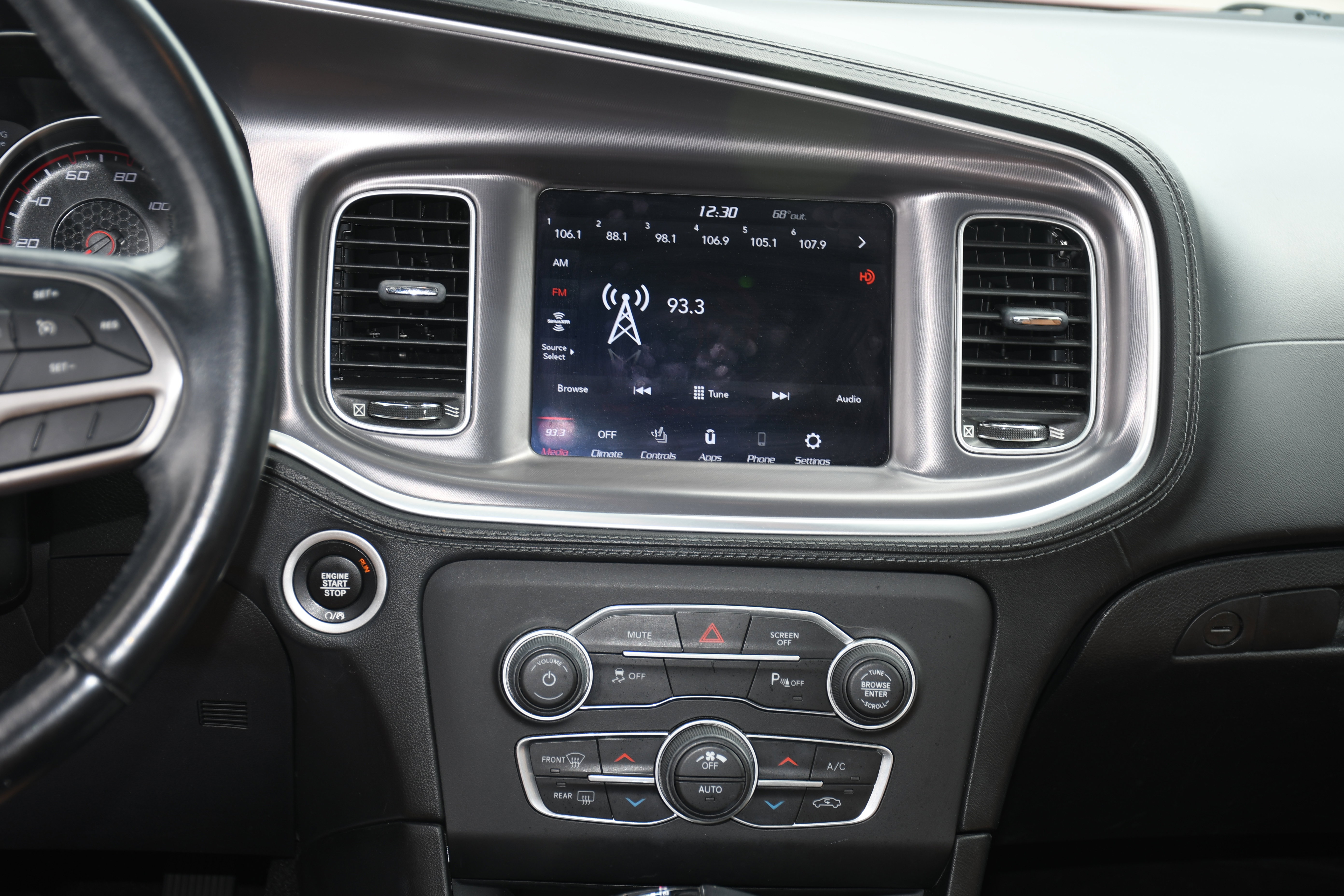Used 2020 Dodge Charger SXT w/ Plus Group RWD image 18