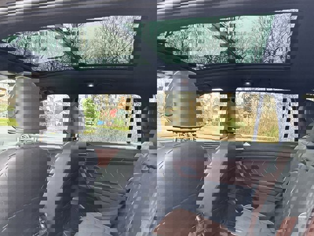 Used 2022 Volkswagen Tiguan SEL R-Line image 21