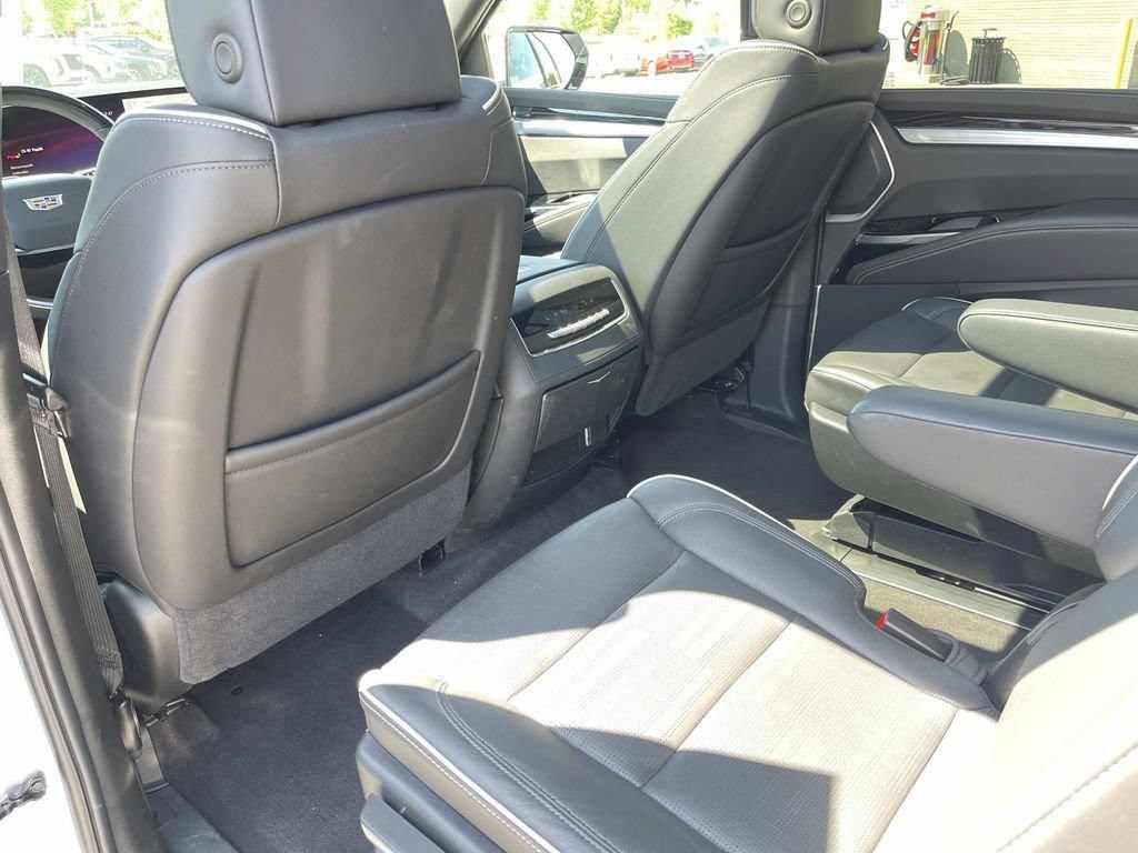 Certified 2025 Cadillac Escalade Sport AWD/4WD image 18