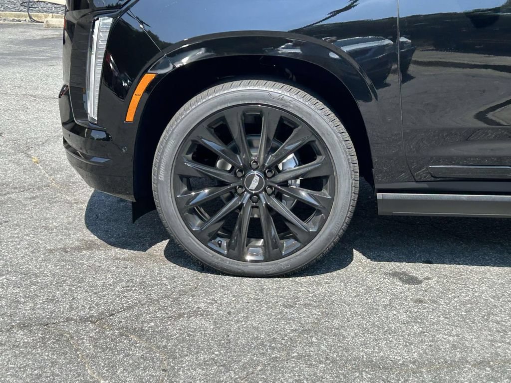New 2026 Cadillac Escalade ESV Platinum Sport w/ LPO, ONYX Package AWD/4WD image 9
