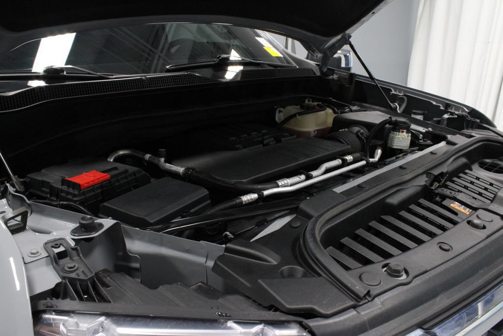 Used 2024 Chevrolet Silverado 1500 LT AWD/4WD image 12