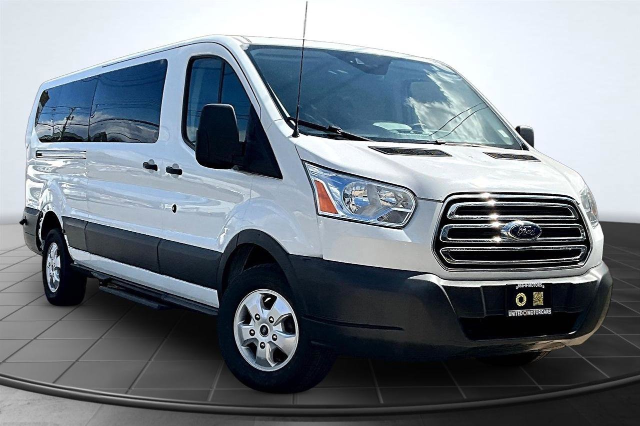 Used 2018 Ford Transit 350 XLT RWD image 3