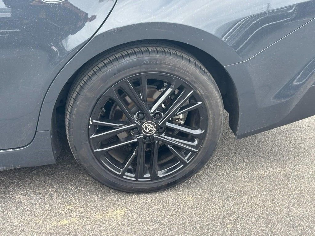 Used 2025 Toyota Camry SE image 13