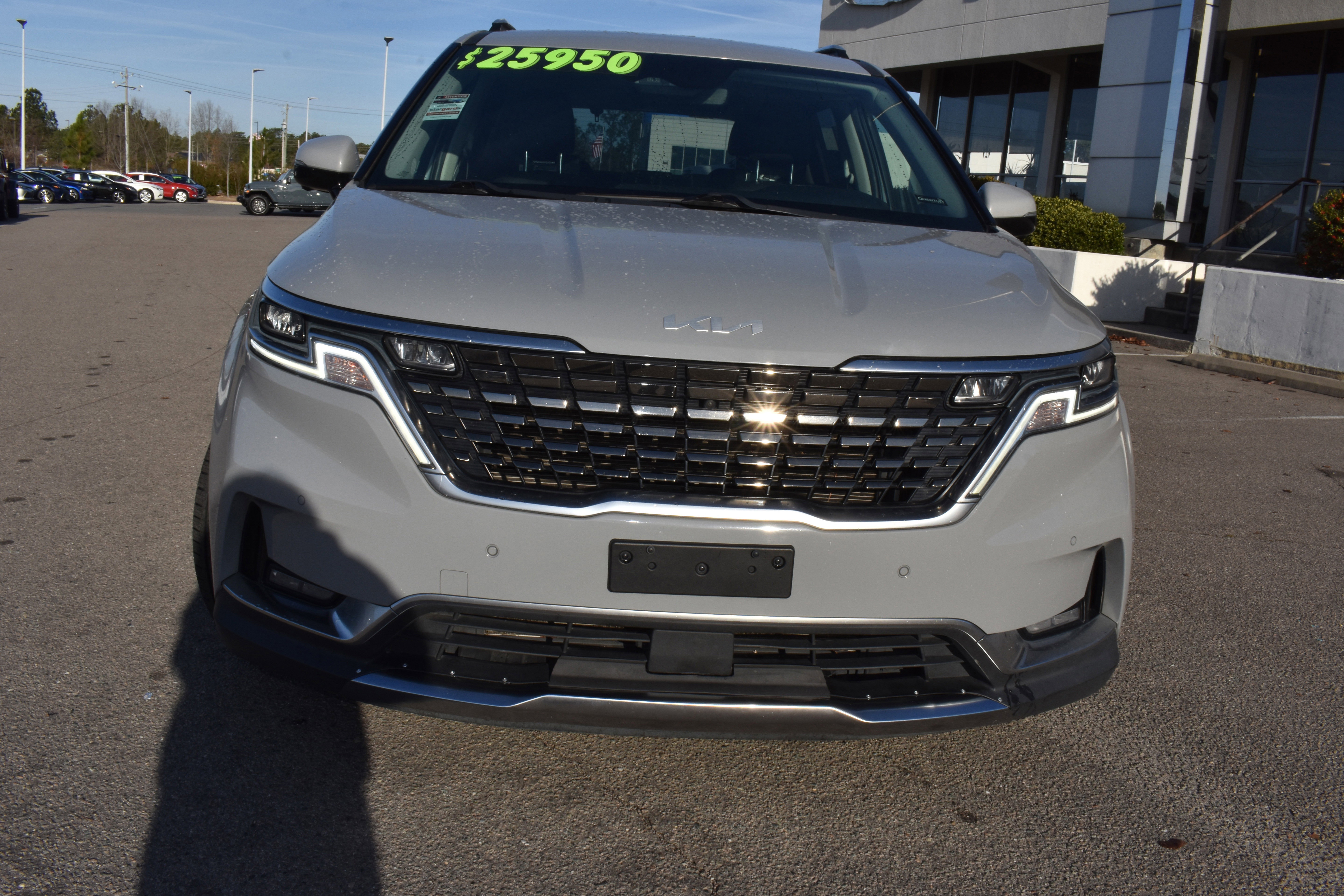 Used 2022 Kia Carnival SX image 4