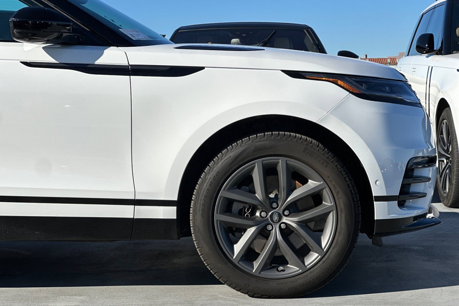 Used 2026 Land Rover Range Rover Velar Dynamic SE image 35