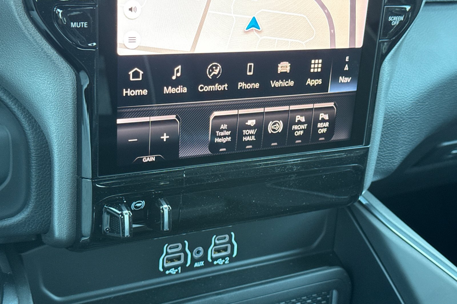 New 2026 RAM 2500 Laramie AWD/4WD image 19