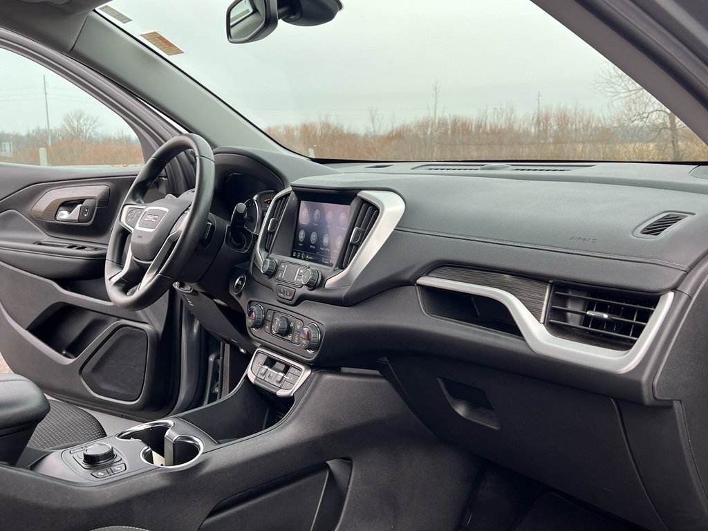 Used 2024 GMC Terrain SLE w/ Driver Convenience Package image 28