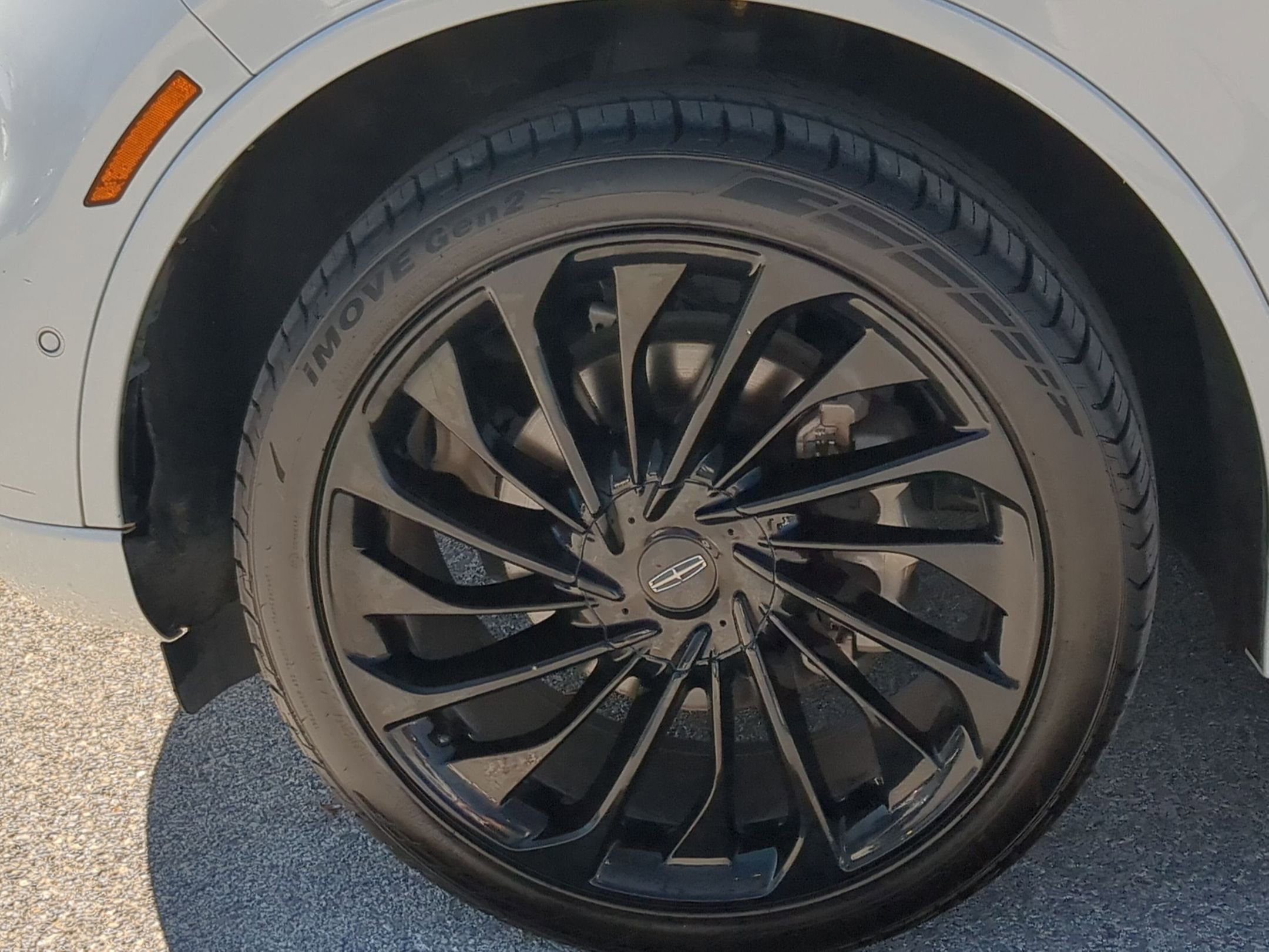 Used 2023 Lincoln Aviator Reserve w/ Equipment Group 201A image 9