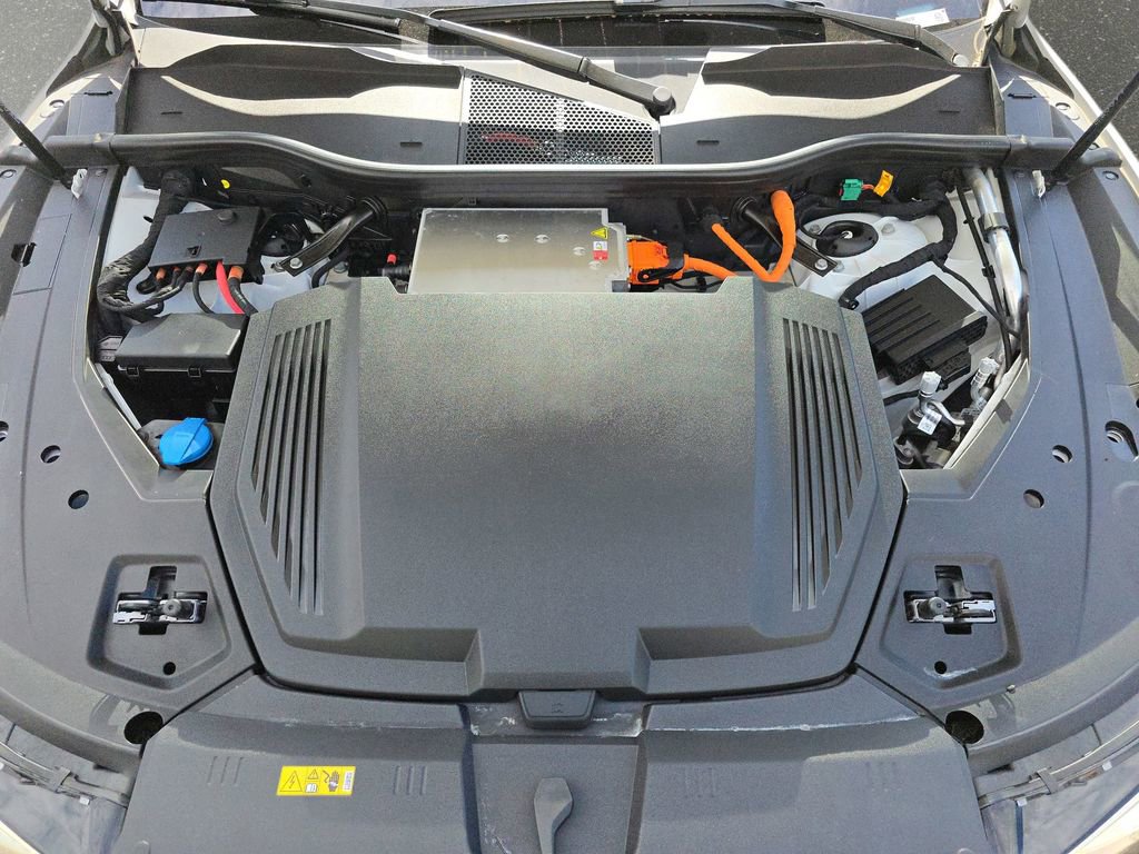 Certified 2024 Audi Q8 e-tron Premium Plus image 31