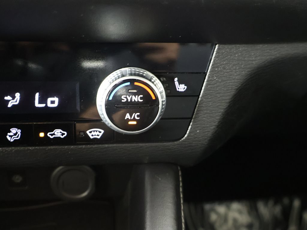 Used 2024 Mitsubishi Outlander SE AWD/4WD image 50