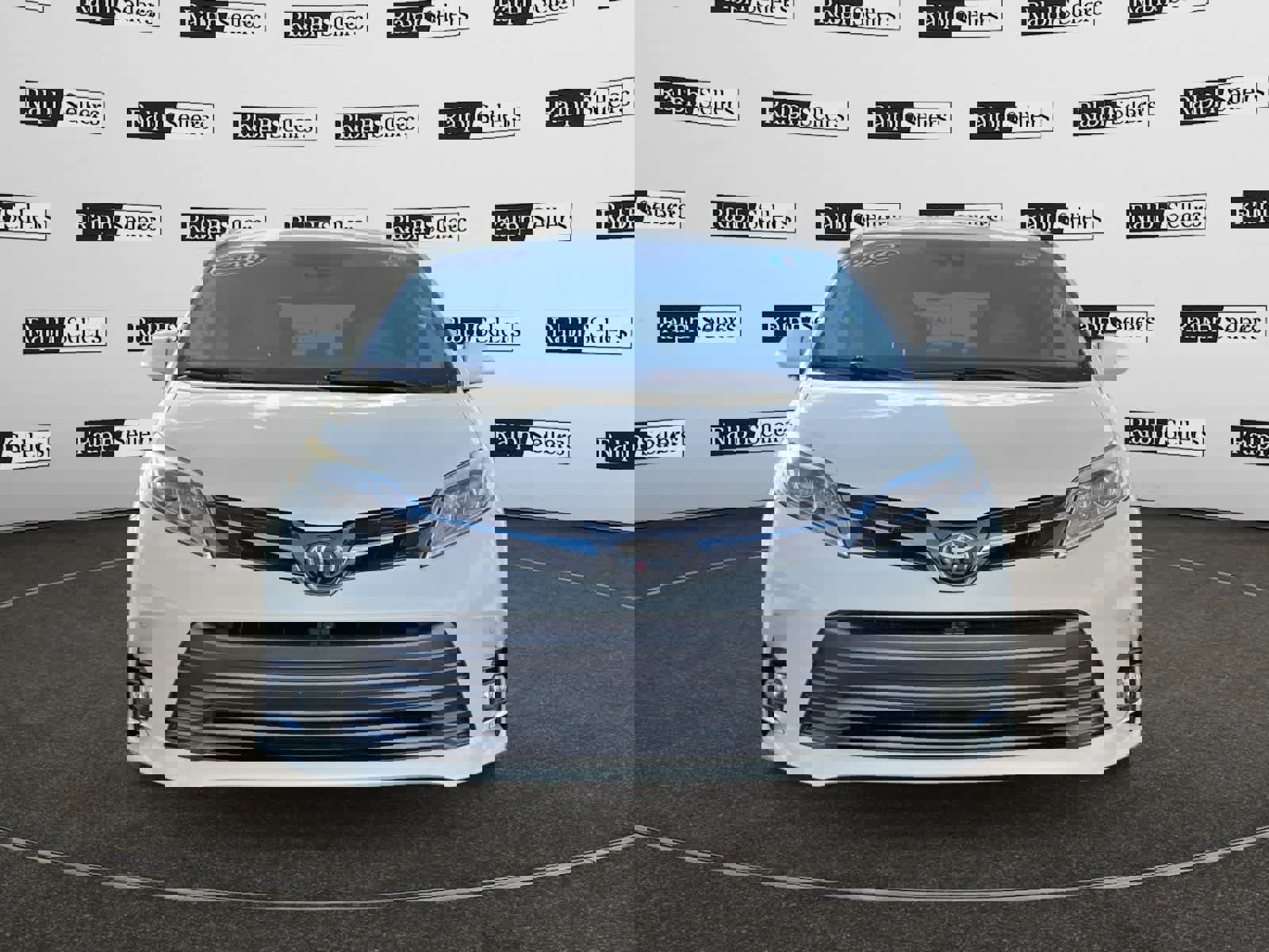 Used 2018 Toyota Sienna Limited Premium image 8