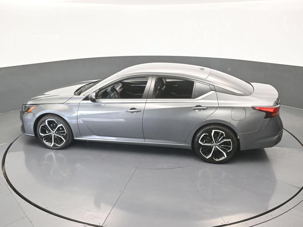 Used 2024 Nissan Altima 2.5 SR FWD image 44