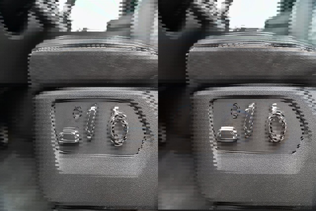 Used 2023 Cadillac Escalade Premium Luxury Platinum image 41