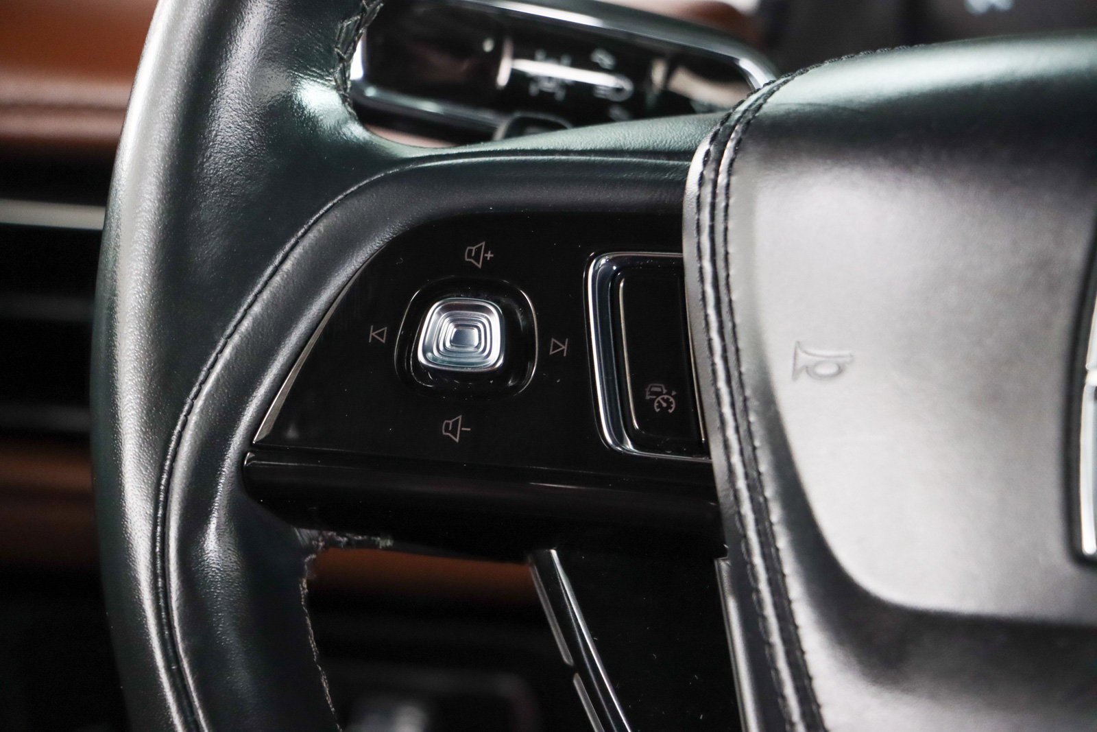 Used 2023 Lincoln Aviator Reserve w/ Jet Package image 13