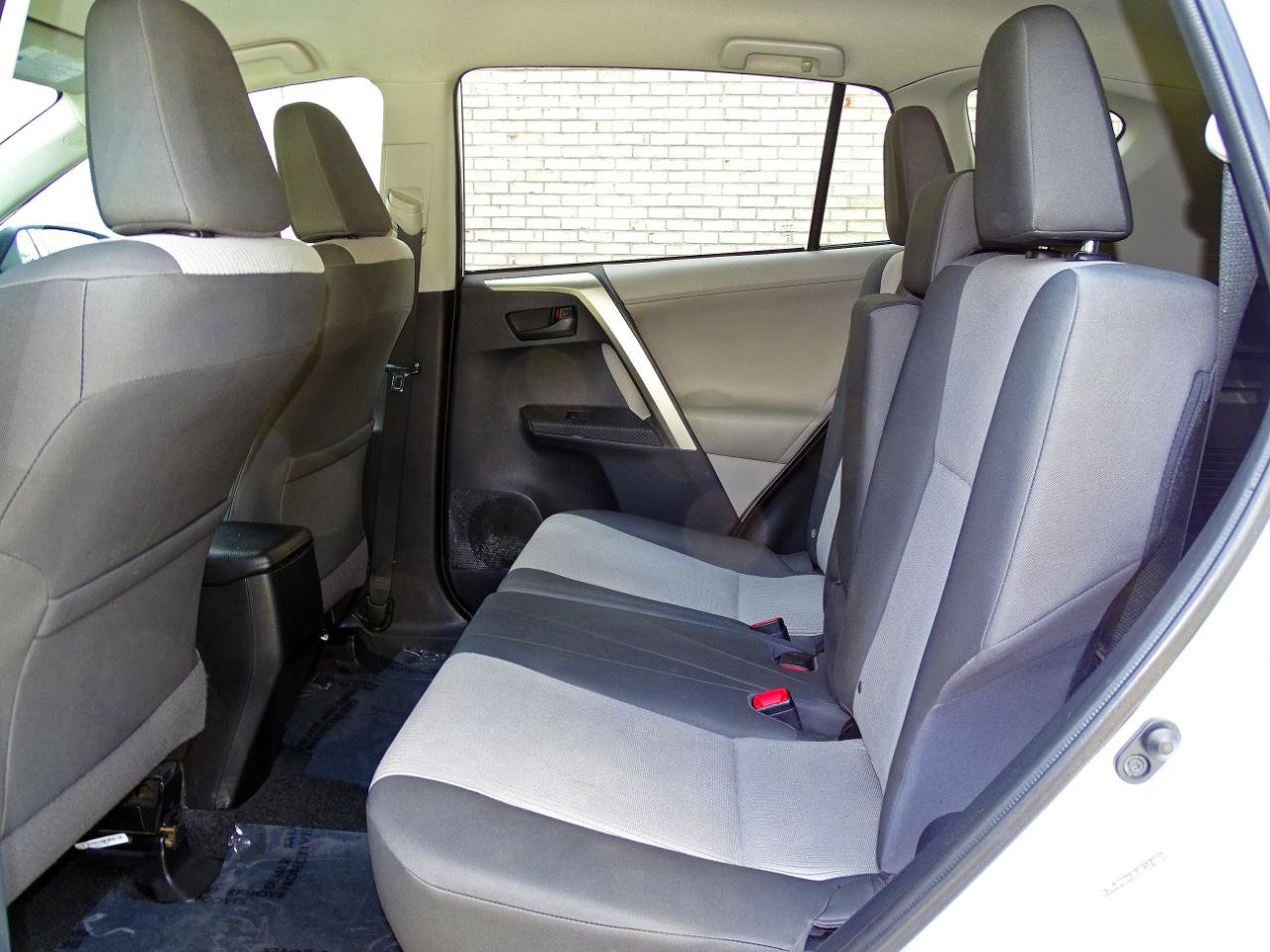 Used 2013 Toyota RAV4 LE image 13