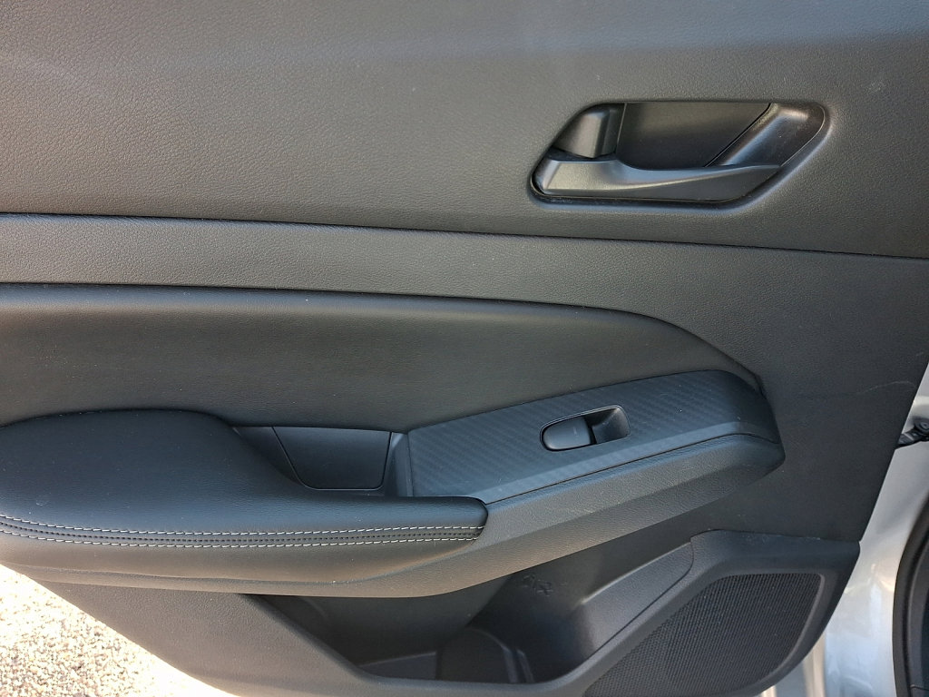 Used 2024 Nissan Altima 2.5 SV image 19