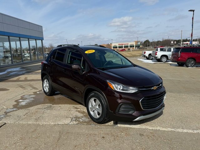 Used 2022 Chevrolet Trax LT w/ LT Convenience Package image 7