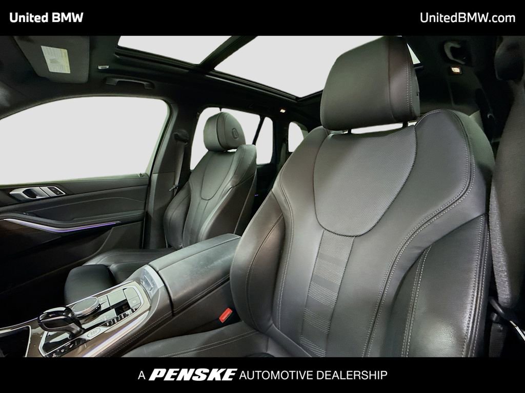 Used 2022 BMW X5 sDrive40i w/ Parking Assistance Package image 5