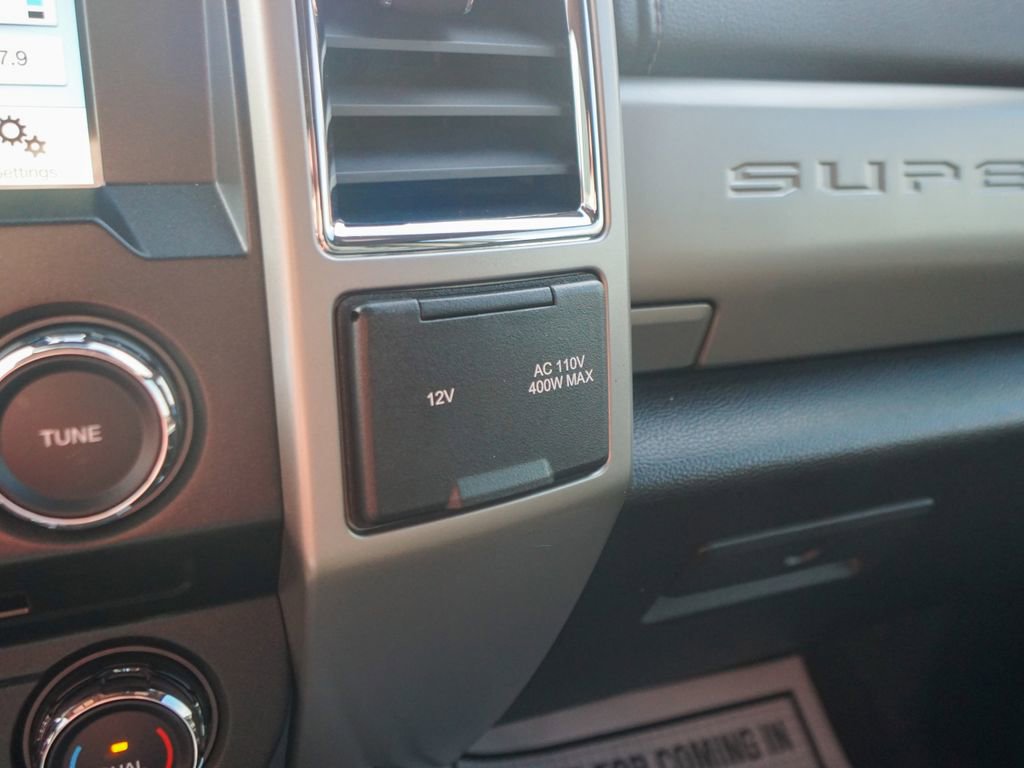 Used 2018 Ford F250 Lariat w/ Chrome Package image 32