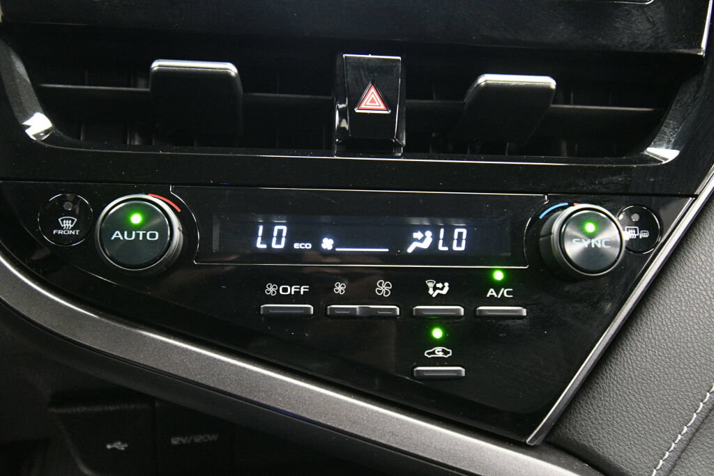 Certified 2024 Toyota Camry SE w/ Cold Weather Package FWD image 16
