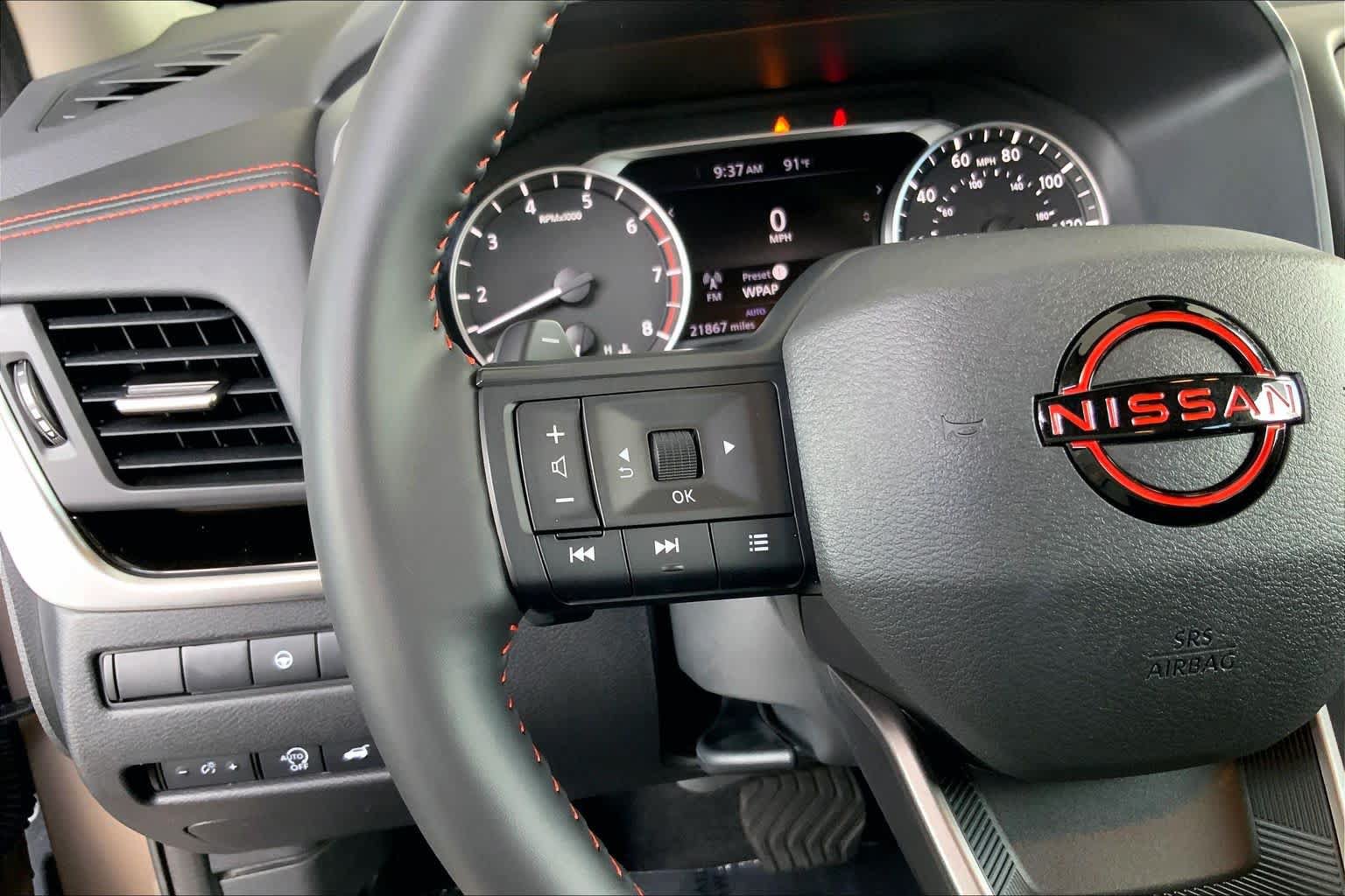 Used 2025 Nissan Rogue SV AWD/4WD image 24