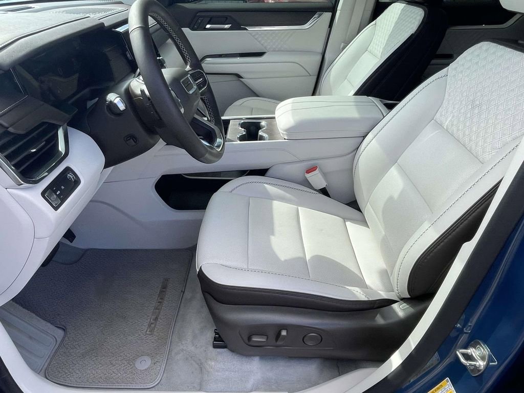 Used 2024 GMC Acadia Denali image 16